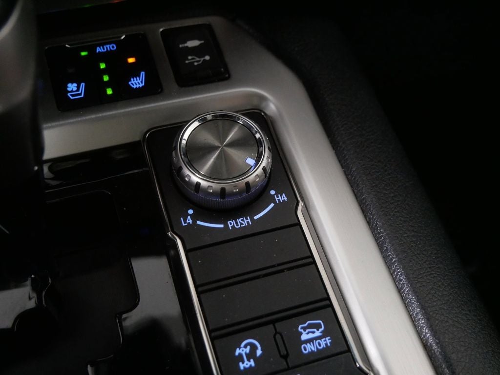 2019 Toyota Land Cruiser Base