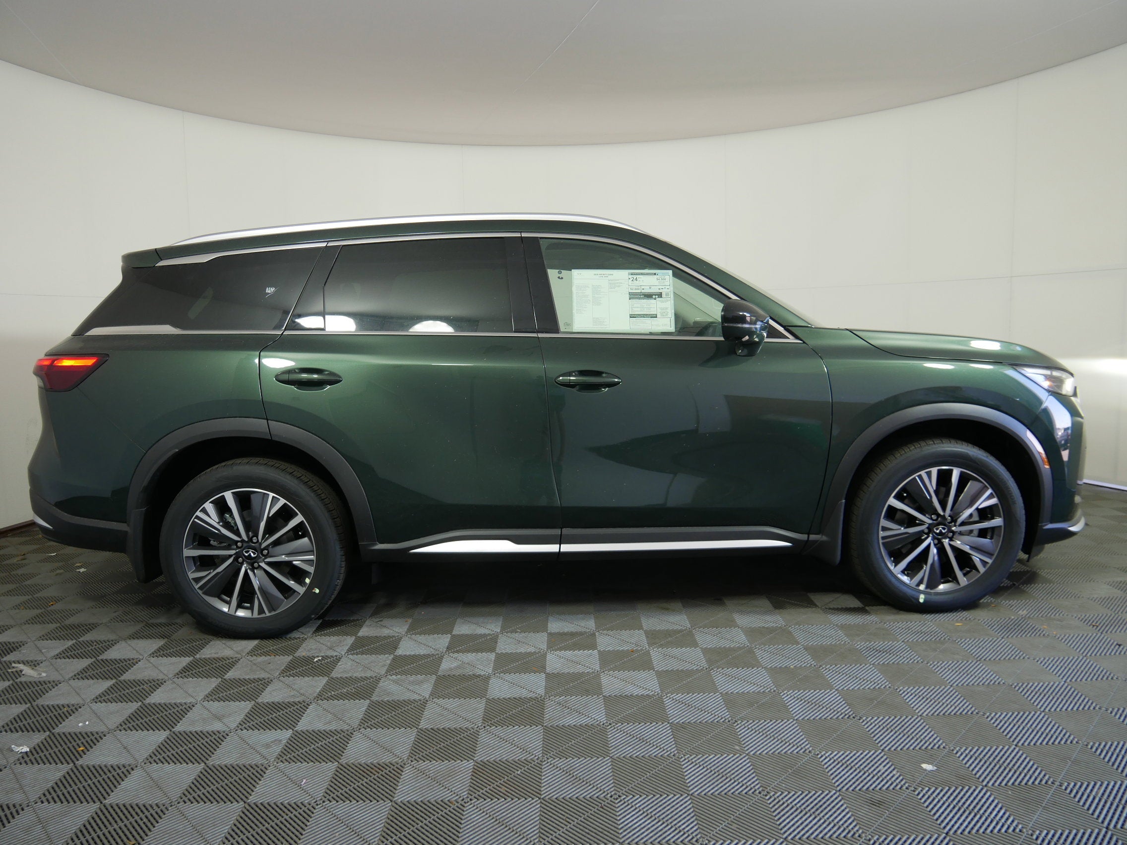 2026 INFINITI QX60 LUXE