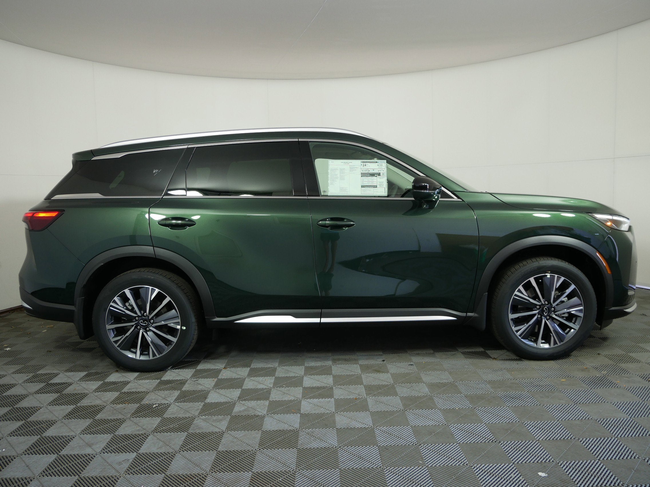 2026 INFINITI QX60 LUXE