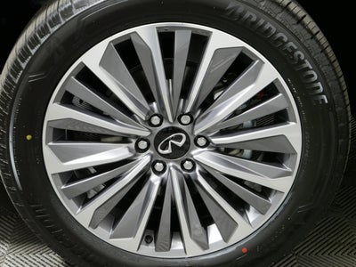 2025 INFINITI QX80 LUXE