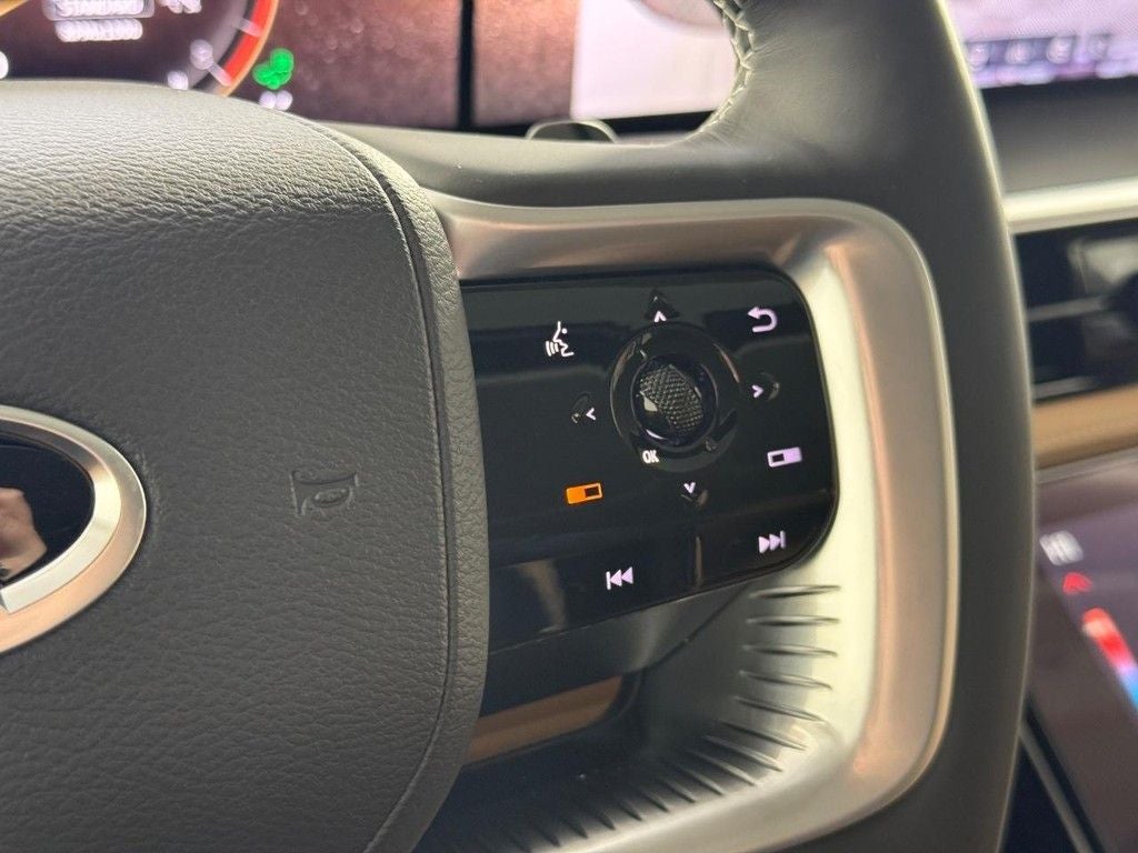 2026 INFINITI QX80 LUXE