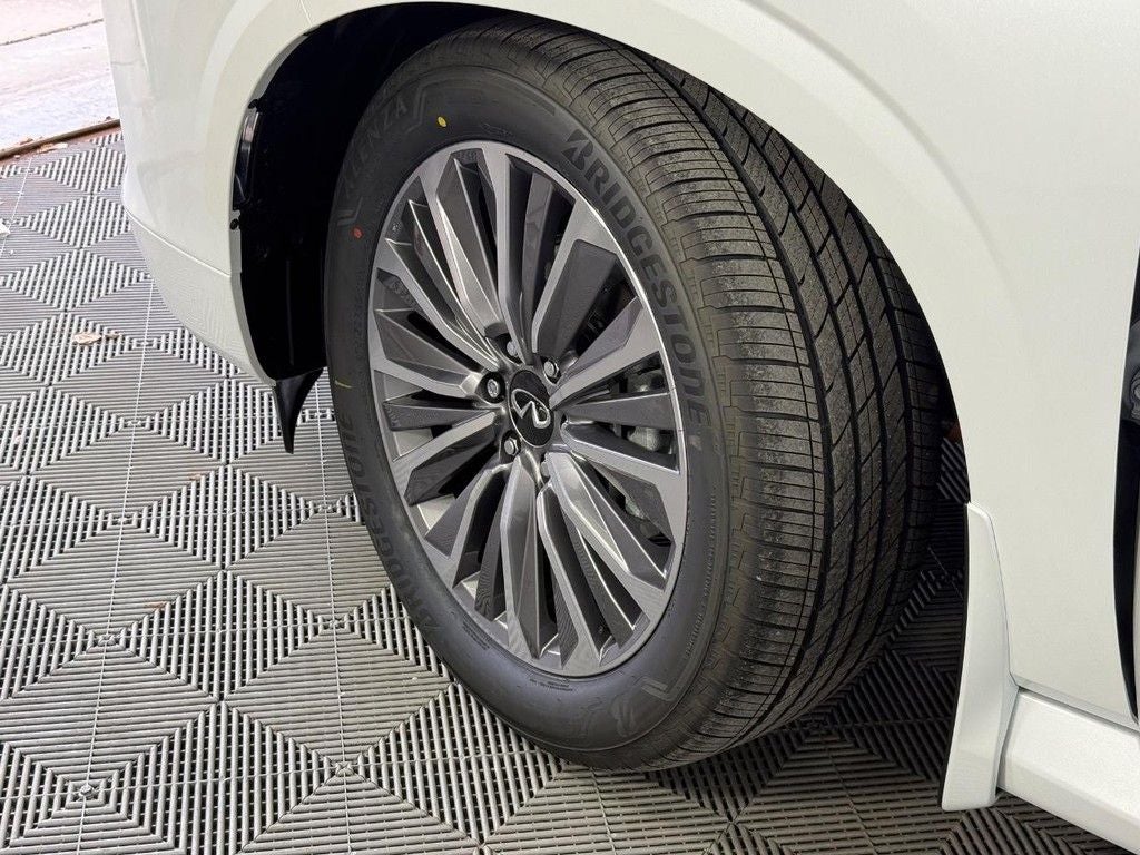 2026 INFINITI QX80 LUXE