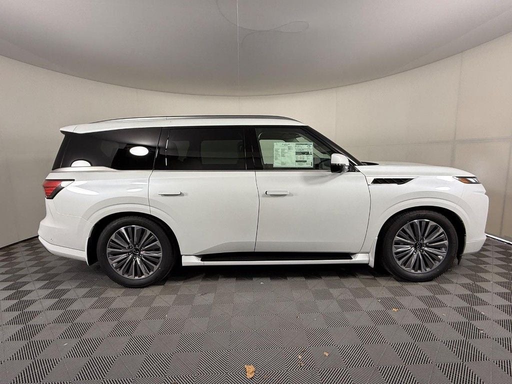 2026 INFINITI QX80 LUXE