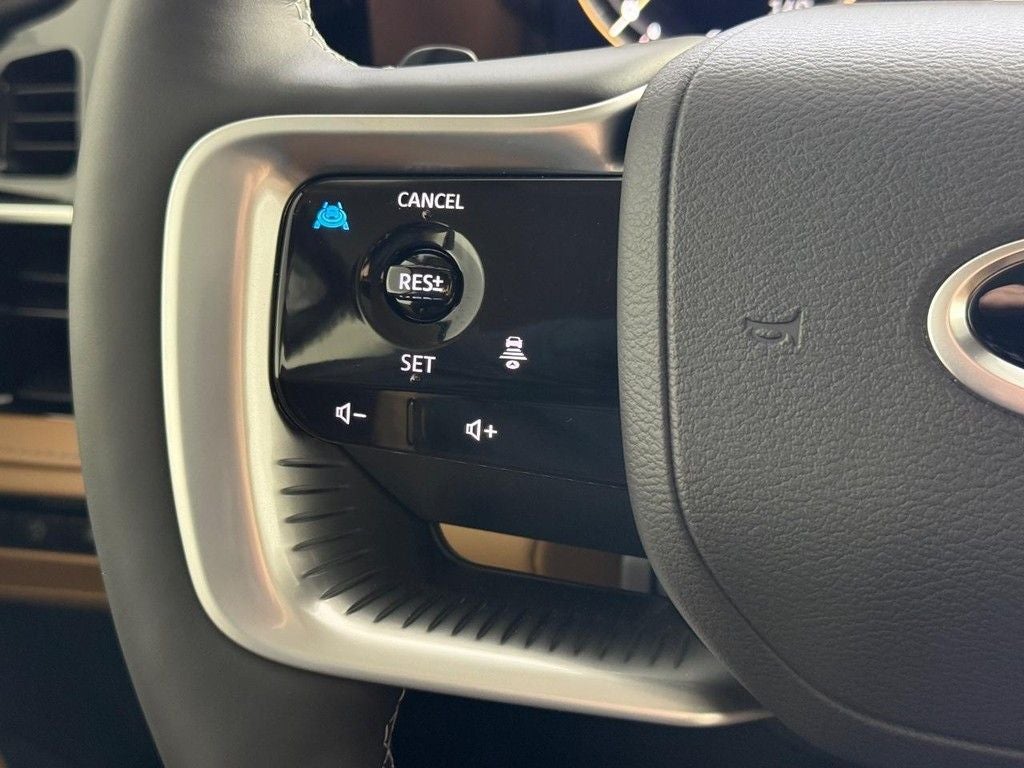 2026 INFINITI QX80 LUXE