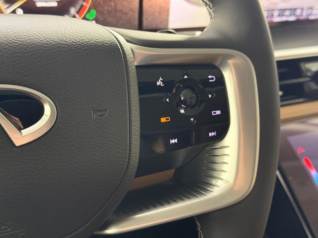 2026 INFINITI QX80 LUXE