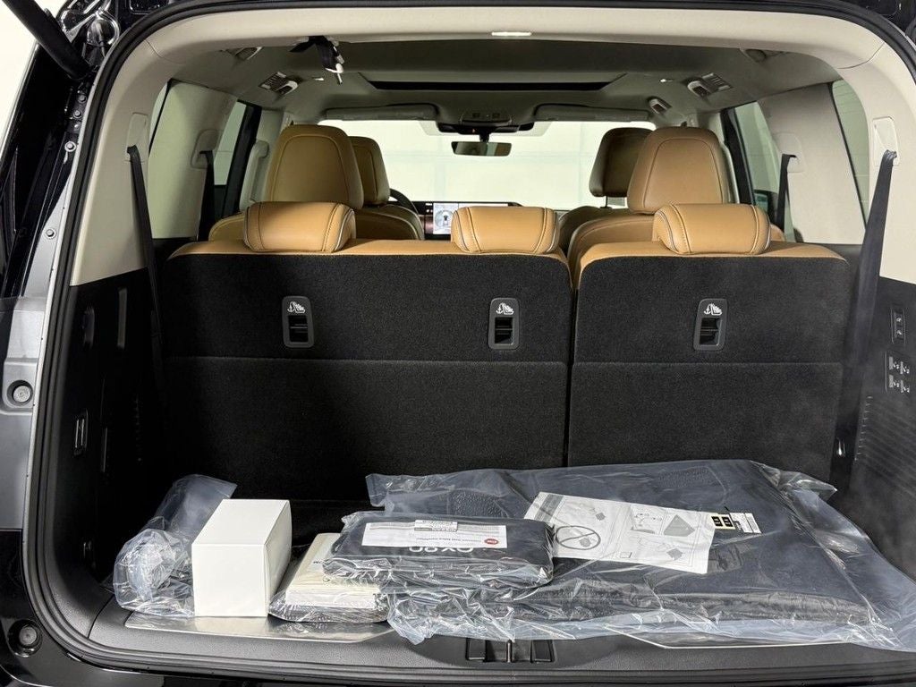 2026 INFINITI QX80 LUXE