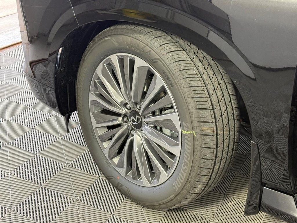 2026 INFINITI QX80 LUXE