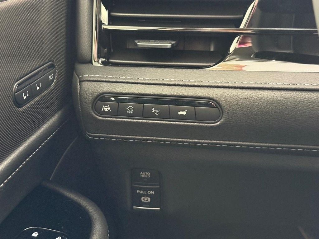 2026 INFINITI QX80 LUXE