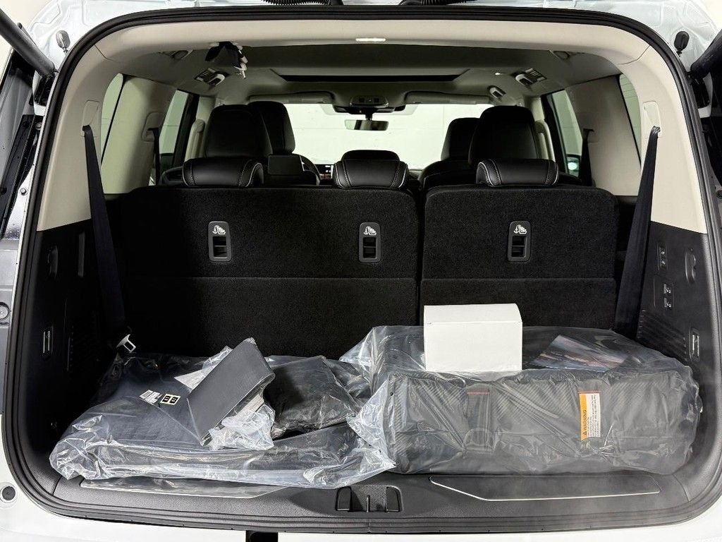 2026 INFINITI QX80 LUXE