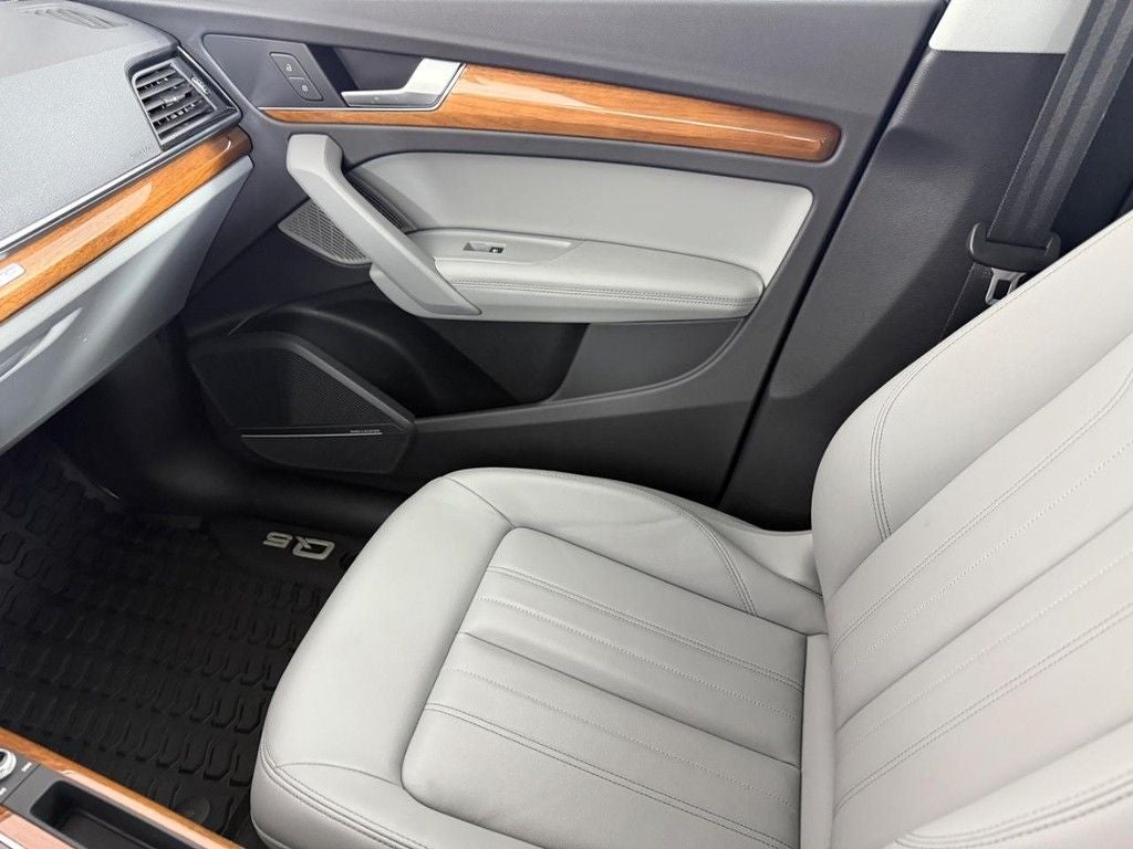 2023 Audi Q5 45 S line Premium quattro