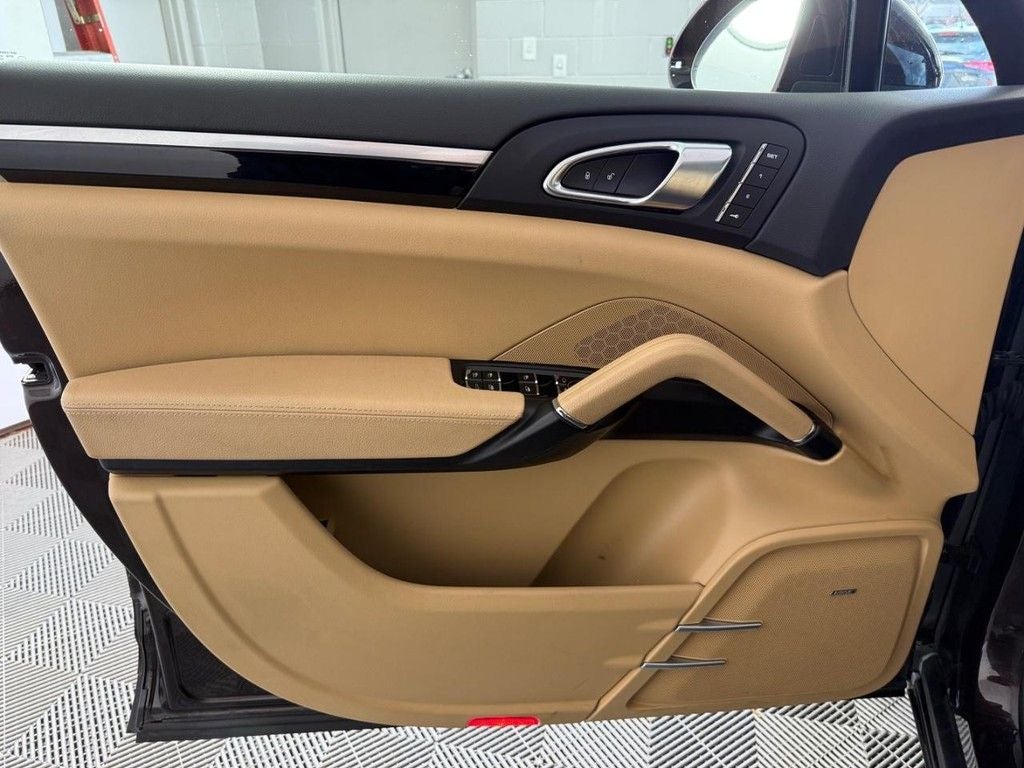 2018 Porsche Cayenne Platinum Edition