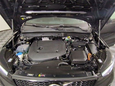 2023 Volvo XC40 B5 Plus Dark Theme