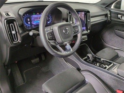 2023 Volvo XC40 B5 Plus Dark Theme