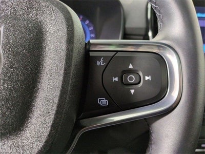 2023 Volvo XC40 B5 Plus Dark Theme