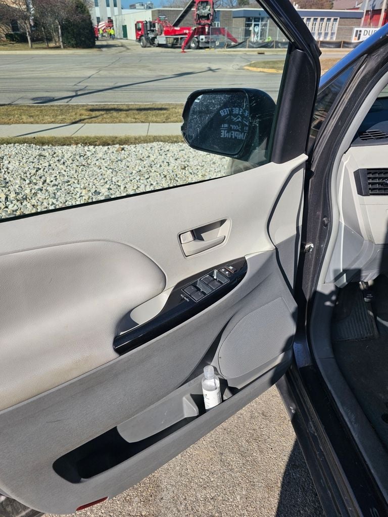 2014 Toyota Sienna LE