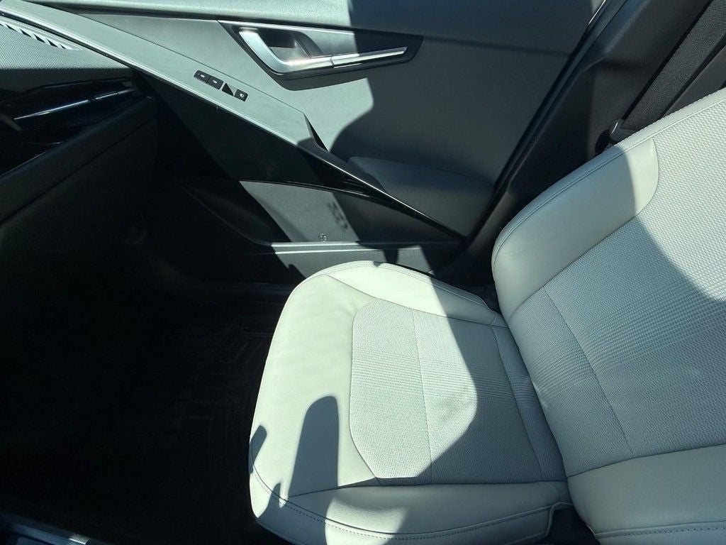 2023 Kia Niro EX Touring