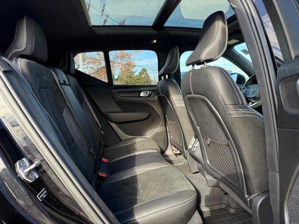 2020 Volvo XC40 R-Design