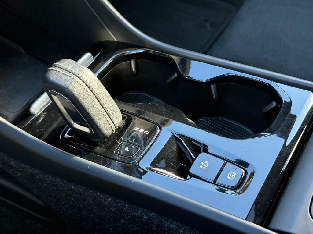 2020 Volvo XC40 R-Design