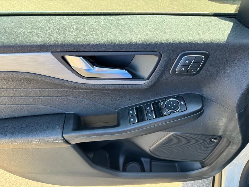 2025 Ford Escape Plug-In Hybrid Base