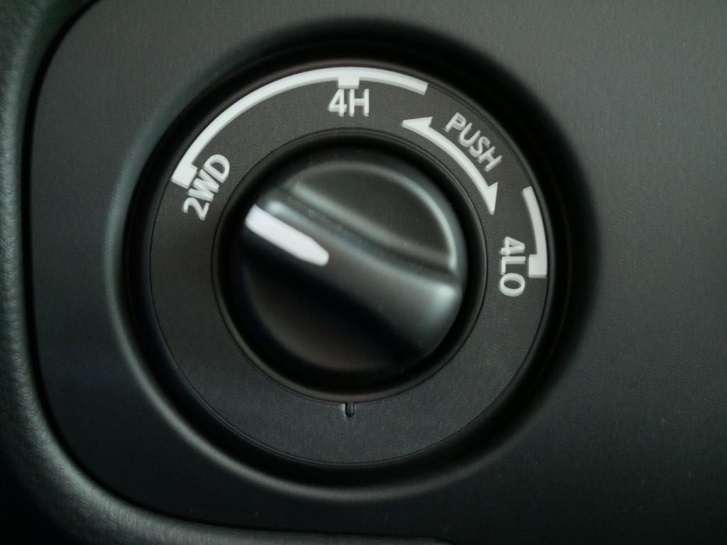 2026 Nissan Frontier SV Dark Armor