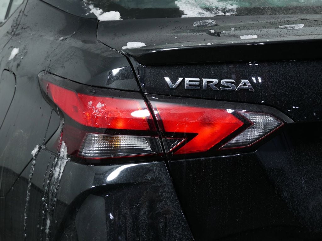 2025 Nissan Versa 1.6 SR