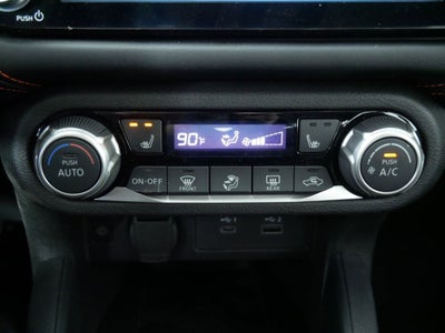 2025 Nissan Versa 1.6 SR