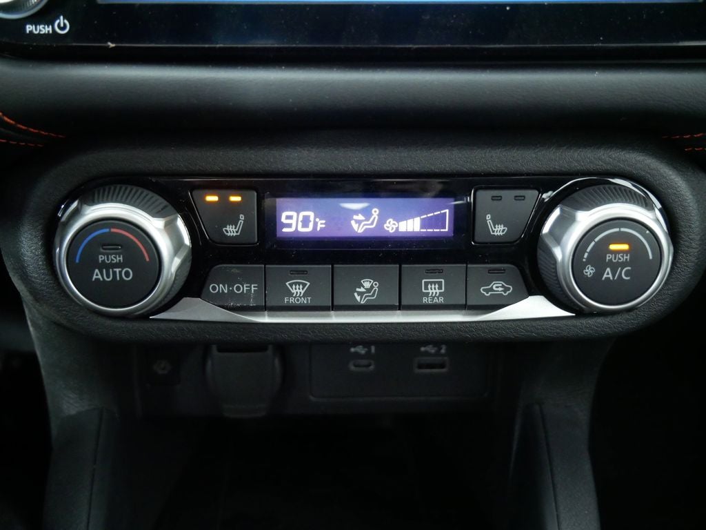 2025 Nissan Versa 1.6 SR