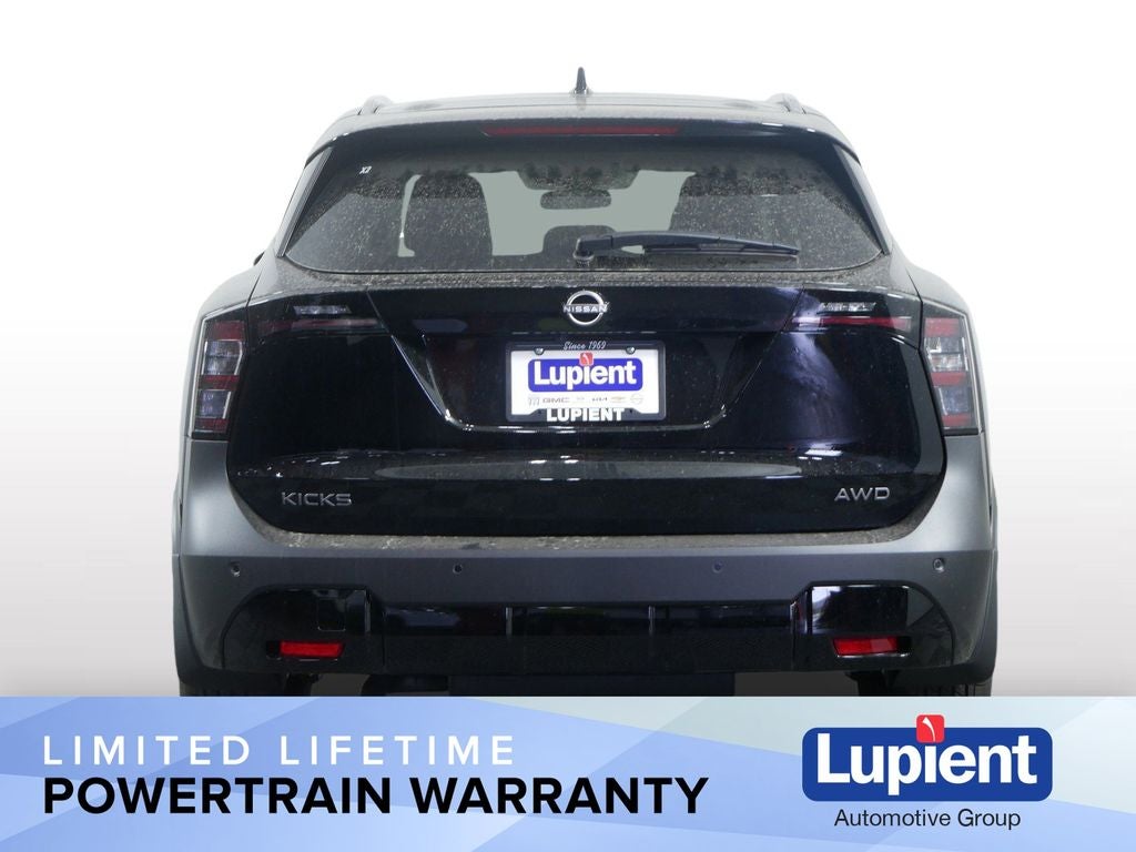 2025 Nissan Kicks SV