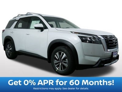 2025 Nissan Pathfinder SL