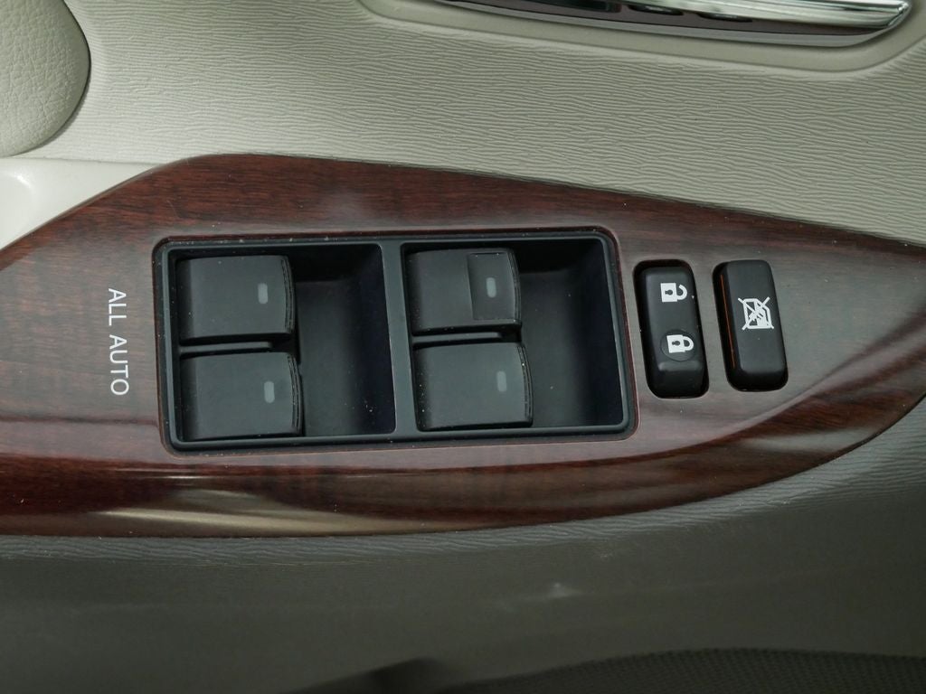 2014 Toyota Sienna XLE 7 Passenger