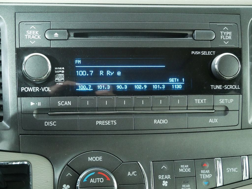 2014 Toyota Sienna XLE 7 Passenger