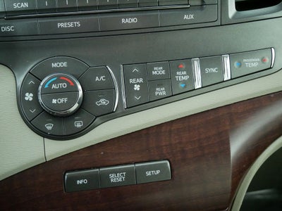 2014 Toyota Sienna XLE 7 Passenger